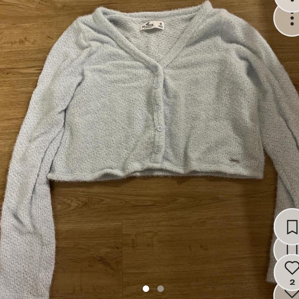 Cropped baby blue cardigan